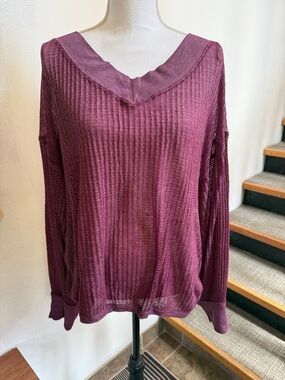 Relaxed V-Neck Ribbed Pullover in Deep Plum Large